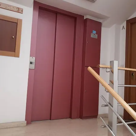 Appartamento ático Céntrico Con Terraza Y Vistas Al Mar *